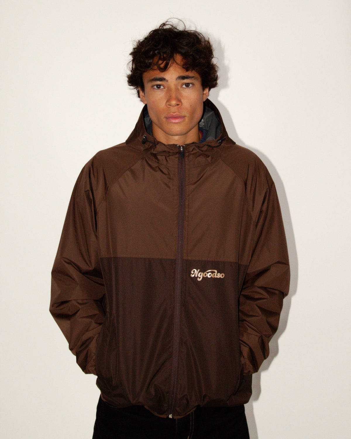 STRIBET VINDJAKKE BRUN