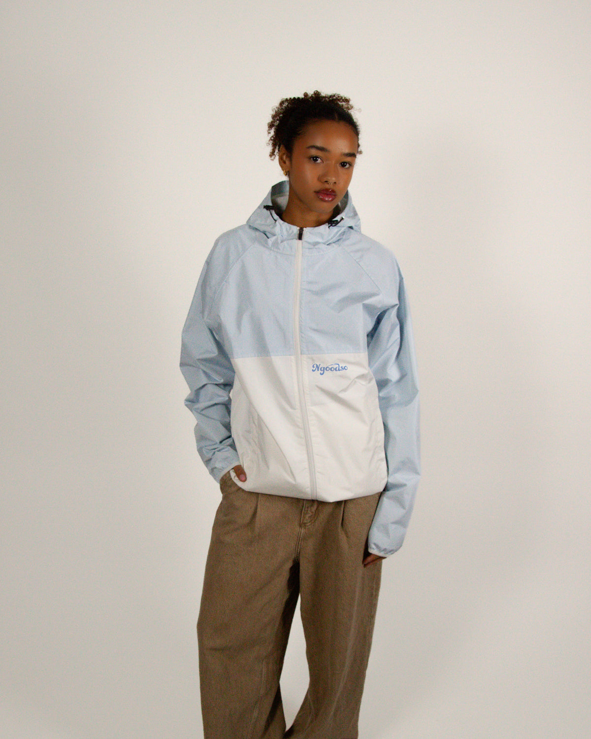 STRIBET VINDJAKKE BLÅ/HVID