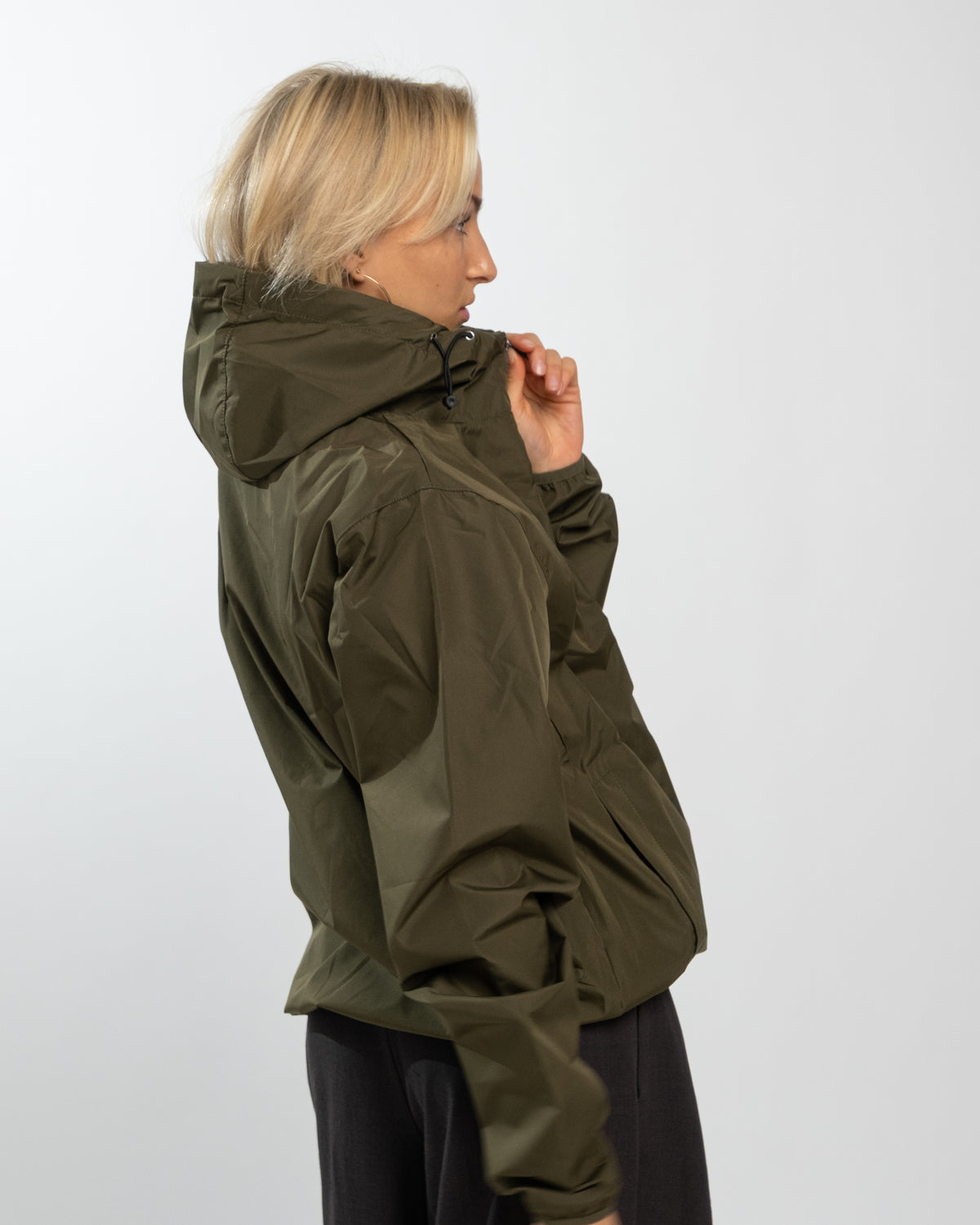 VINDJAKKE OLIVE